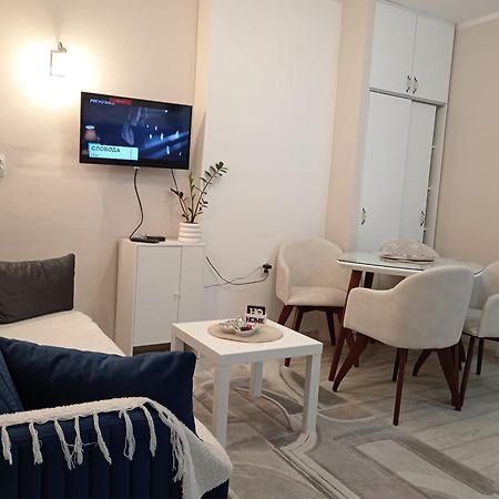 Red Square Apartment Пирот Екстериор снимка